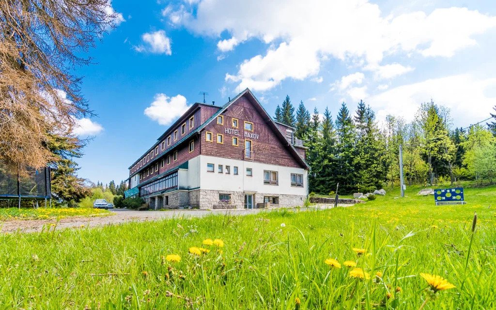 Sleva 30% – Jizerské hory s polopenzí a vstupem do sauny pro 2 osoby od 1.990 Kč