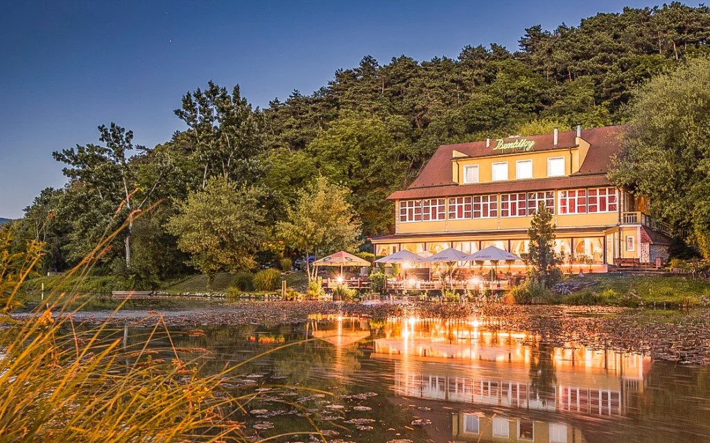 Sleva 33% – Piešťany s polopenzí a masáží pro 2 osoby od 2.859 Kč