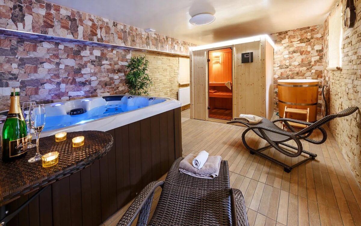 Šumava s privátním wellness, procedurami a snídaní pro 2 osoby od 3.999 Kč