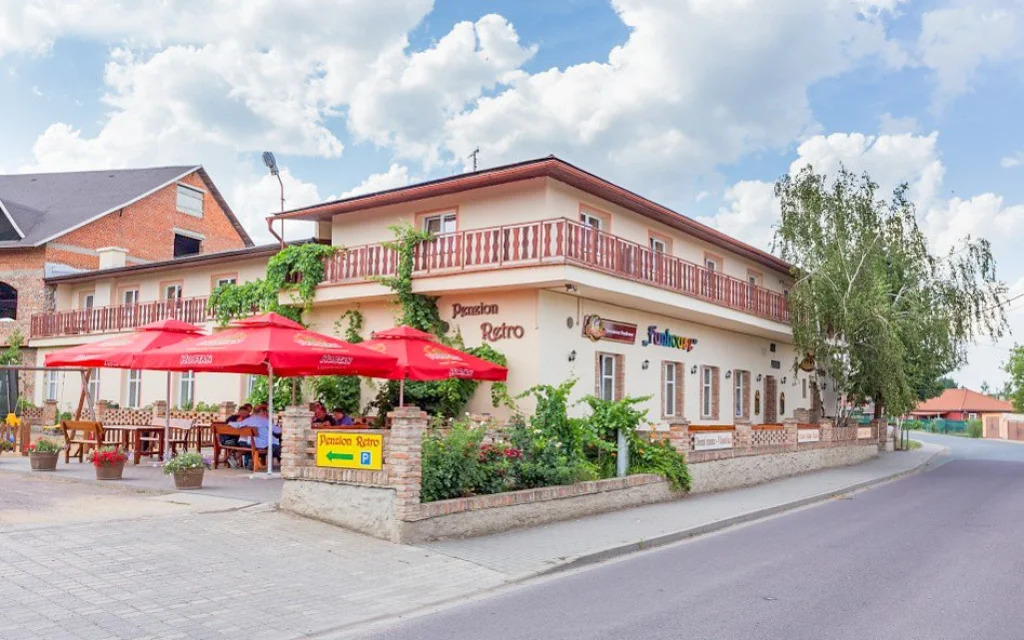 Jižní Morava s polopenzí a neomezenou konzumací vína pro 2 osoby od 3.190 Kč