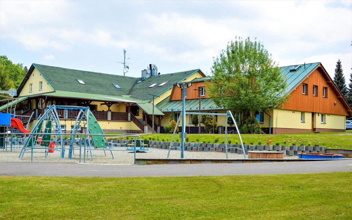 Beskydy s neomezeným wellness a polopenzí pro 2 osoby od 2.890 Kč